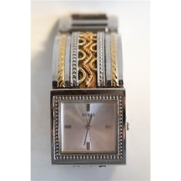 LADIES GUESS WATCH GOLD PLATE AND SILVER TONE