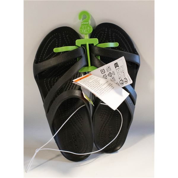 CROCS WOMENS SANDALS SIZE 7