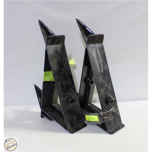 LOT OF 2 RINK BRACKETS