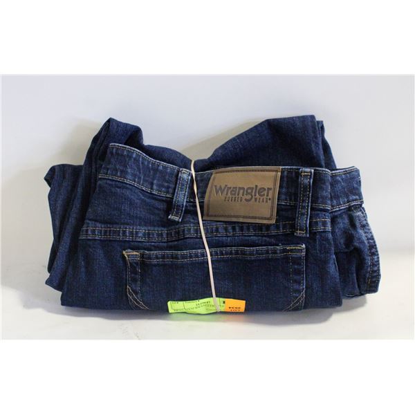 MENS 44X30 WRANGLER BLUE JEANS