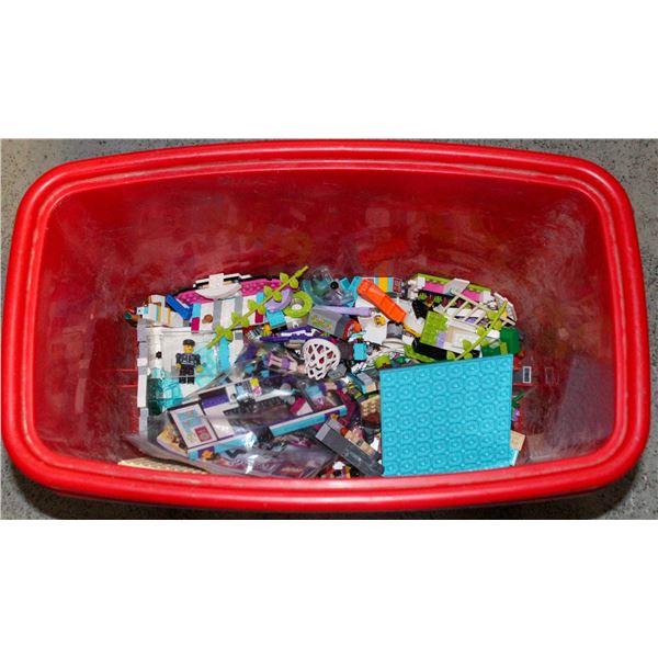 LEGO BUCKET W/ASSORTED LEGO BUILDING PCS