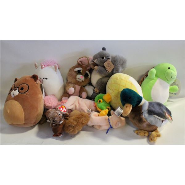 COLLECTOR LOT OF BEANIE BABIES & STUFFIES