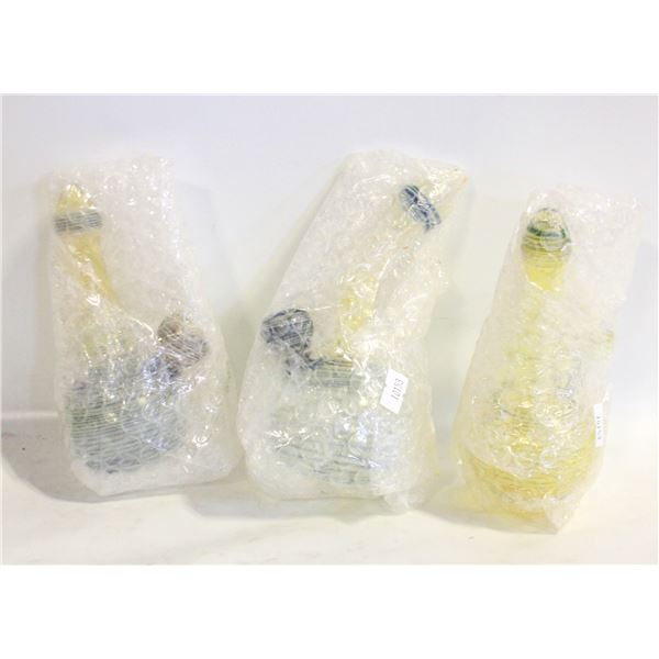 3 GLASS BONGS