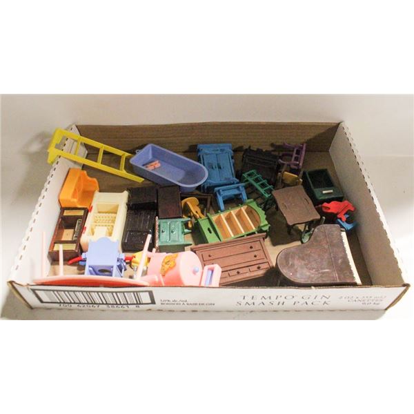 FLAT OF VINTAGE DOLLHOUSE FURNITURE