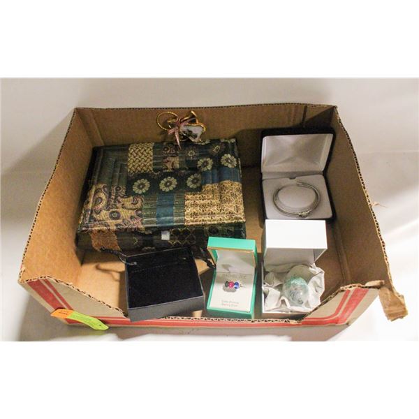 DESIGNER RHODIUM PLATE SWAROVSKI BANGLE, RING