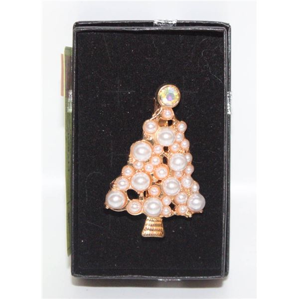 PEARL XMAS TREE BROOCH, 1.97”X1.26”