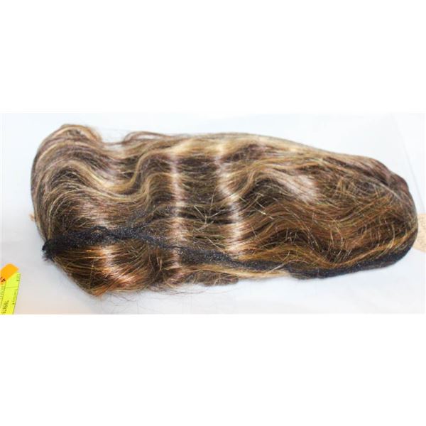 100% HUMAN HAIR WAVY UNBRANDED WIG 22"