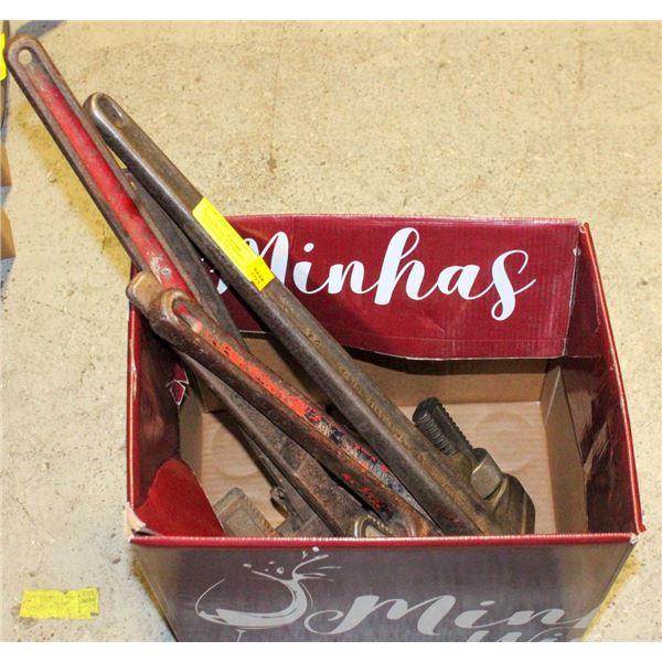 ESTATE LOT OF VARIOUS LARGE HEAVY DUTY PIPE