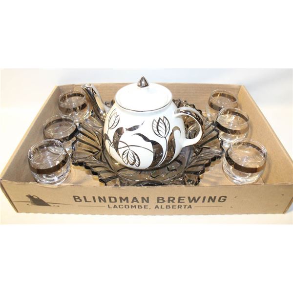 VINTAGE FEDERAL GLASS FRUIT BOWL,