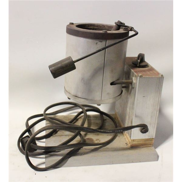 VINTAGE LEE INFINITE HEAT CONTROL LEAD MELTING