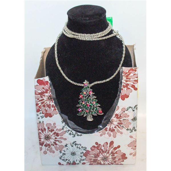 VTG BETSEY JOHNSON CHRISTMAS TREE PENDANT/BROOCH