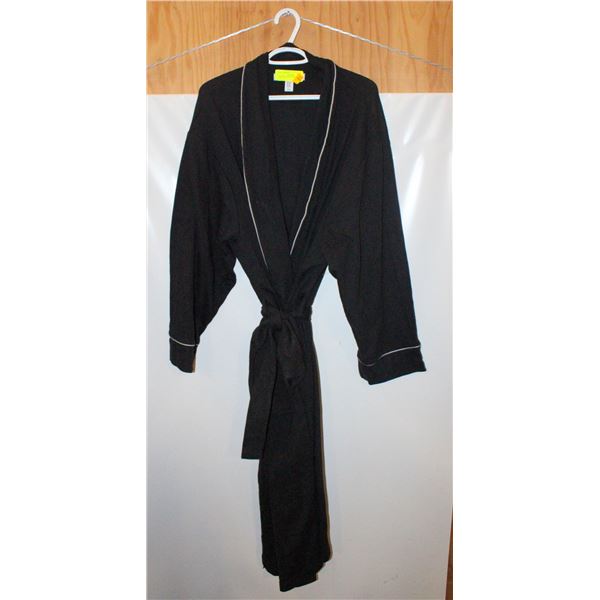 AMAZON ESSENTIALS BLACK RODE SZ XL/XXL