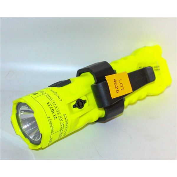 NEW PELICAN 3315 FLASHLIGHT WATERPROOF