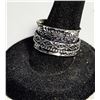 Image 1 : 30)  HEAVILY CARVED SIZE 8 SPINNER RING