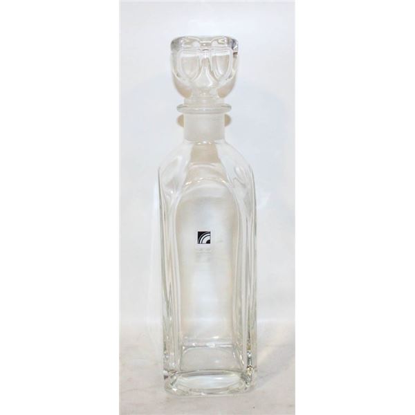 GLASS DECANTER