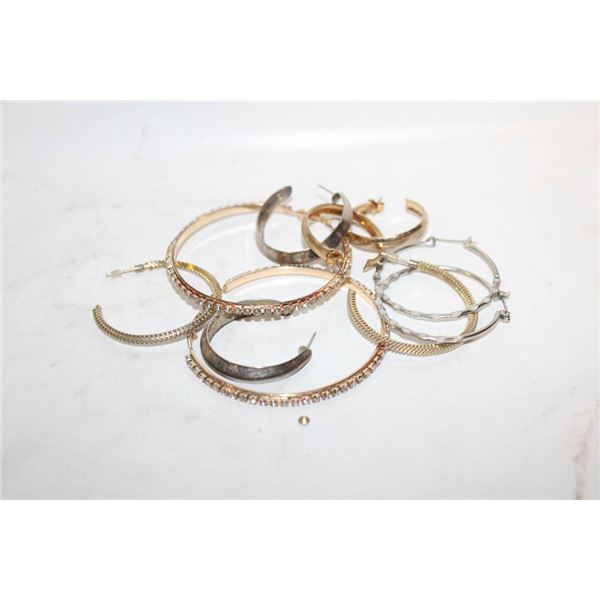 5 PAIRS OF GOLD/SILVER TONE HOOP EARRINGS