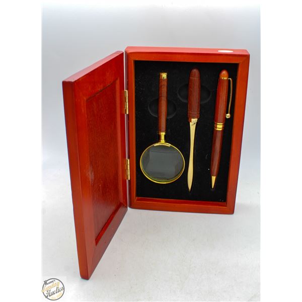 WOODEN OFFICE DESK SET