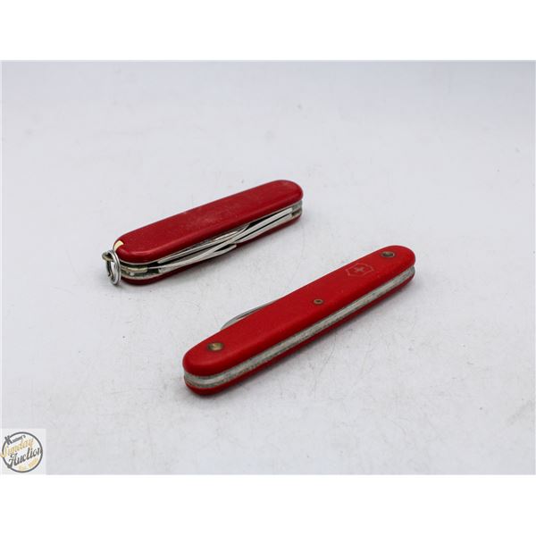 PAIR OF SWISS ARMY VICTORINOX POCKET KNIVES