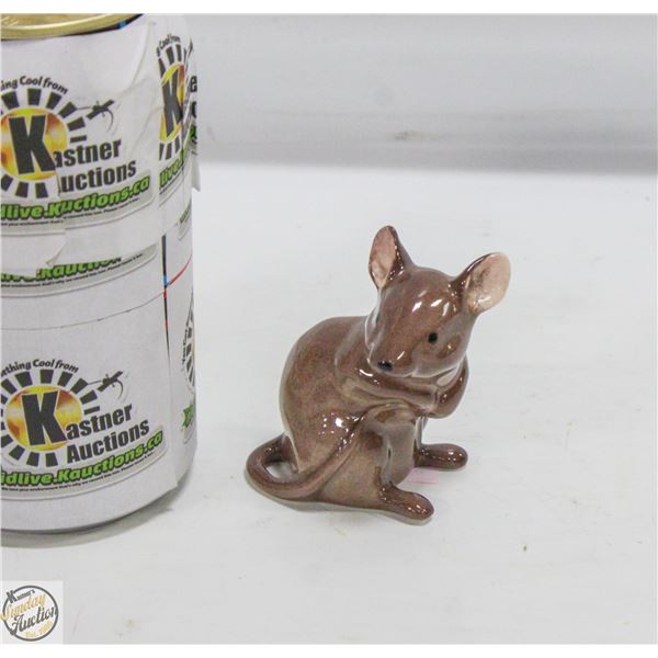 ESTATE ENGLAND BESWICK KANGAROO ORNAMENT