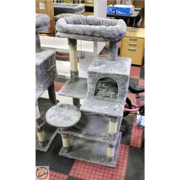 NEW ASSEMBLED LW003 CAT CONDO SCRATCHING POST
