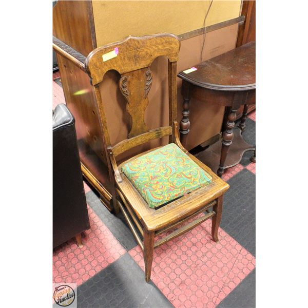 VINTAGE WOOD CHAIR (SEAT 'CUSHION' NOT ATTACHED)