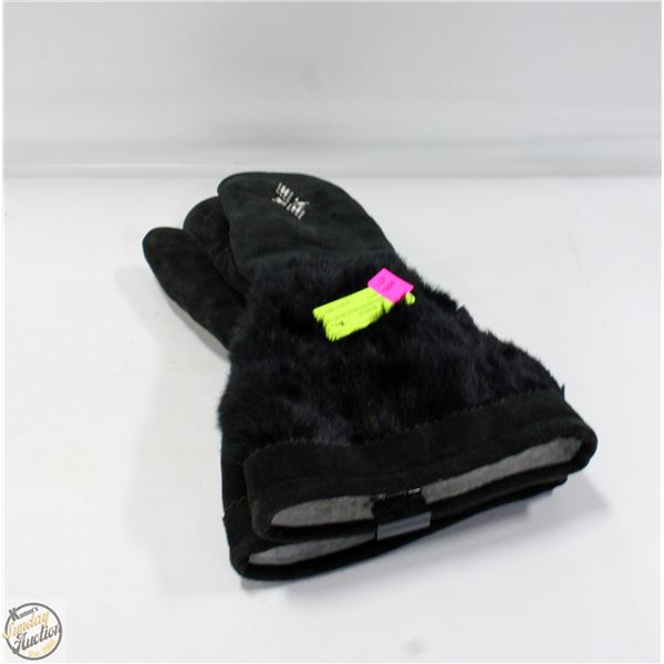 LADIES MED MANITOBAH MUKLUKS FUR COVERED