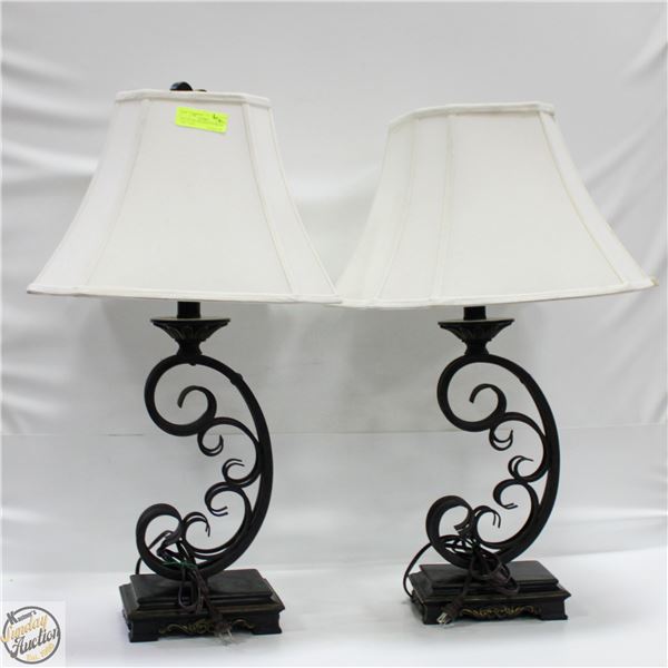 SET OF TWO DECORATIVE METAL SIDE TABLE