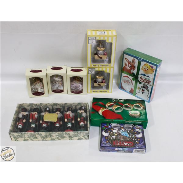 LOT OF 9 XMAS ITEMS