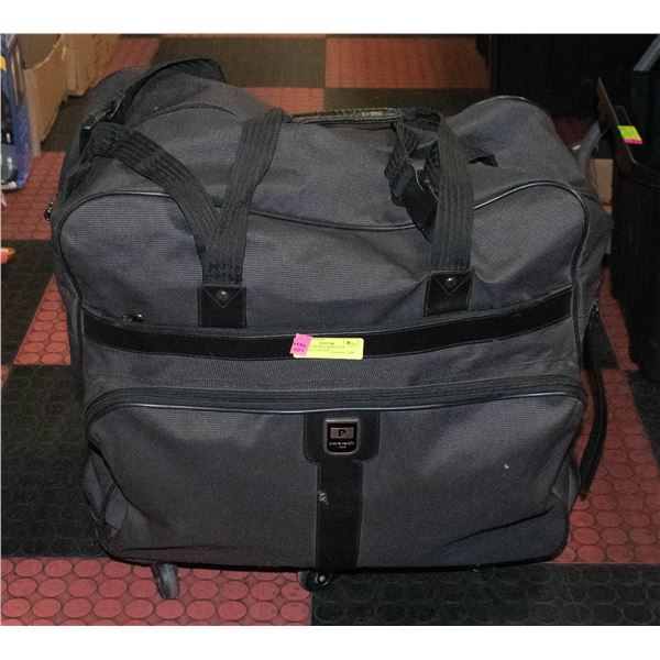 PIERRE CARDIN 6 WHEELED ROLLING LUGGAGE