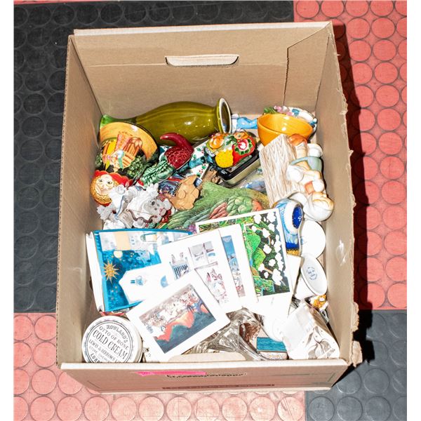 ESTATE BOX OF ASSORTED ORNAMENTS