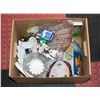 Image 1 : ESTATE BOX OF ASSORTED ORNAMENTS