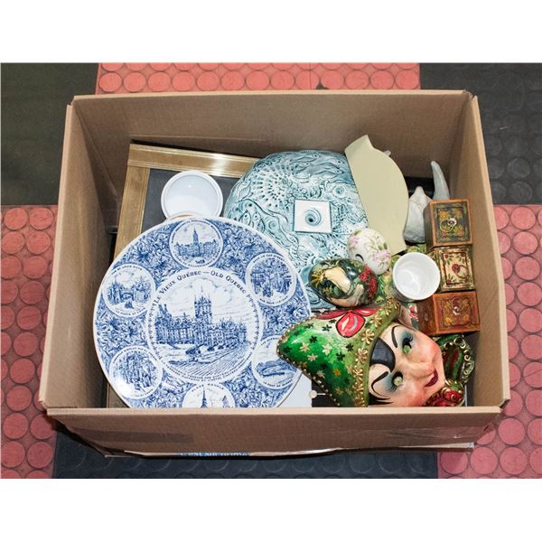 ESTATE BOX OF ASSORTED ORNAMENTS