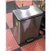 Image 1 : STAINLESS STEP GARBAGE CAN H-23"