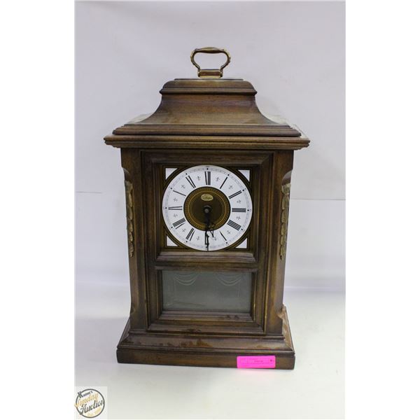 ESTATE CRAFTIQUE NOSTALGIC CLOCK