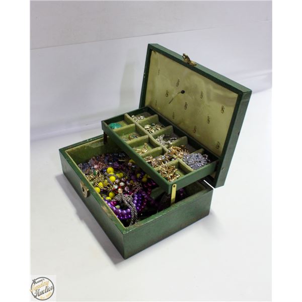 JEWELRY BOX OF VINTAGE & COSTUME JEWELRY