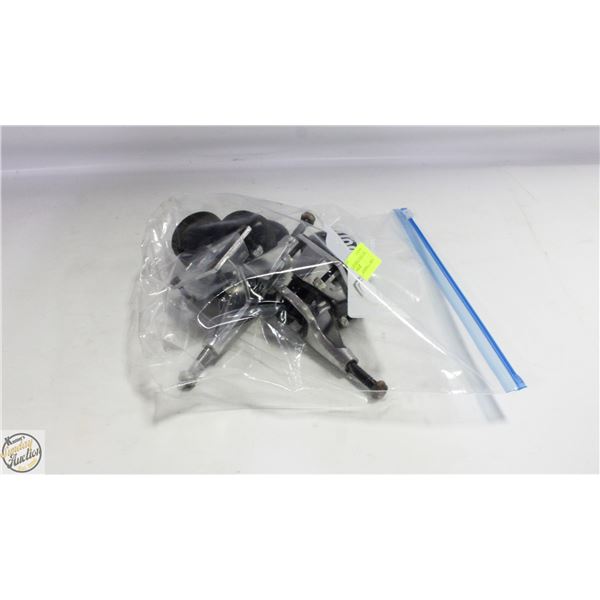 SET OF SKATEBOARD TRUCKS AND WHEELS