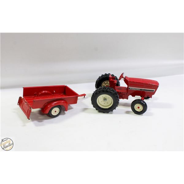 ERTL INTERNATIONAL TRACTOR W/TRAILER