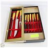 Image 1 : SHEFFIELD ENGLAND MEAT CARVING SET IN BOX-ESTATE
