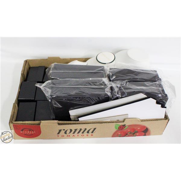 FLAT WITH JEWELLERY DISPLAY STANDS AND