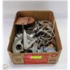Image 1 : ASSORTED BOX OF PULLIES
