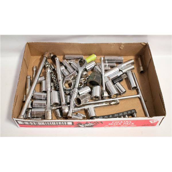 SOCKET SET WITH 4 RATCHETS PLUS EXTENSIONS &
