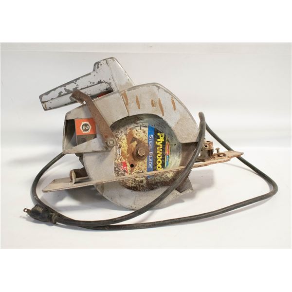 BLACK&DECKER 7 1/4 INCH CIRCULAR SAW