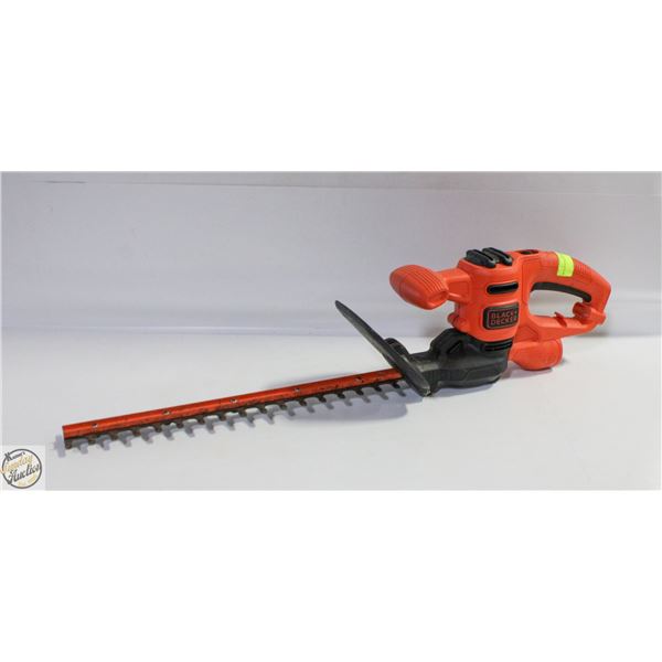 BLACK & DECKER HEDGE TRIMMER