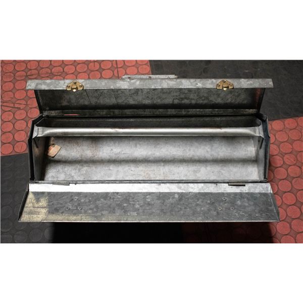 HEAVY GALVINIZED TOOL BOX