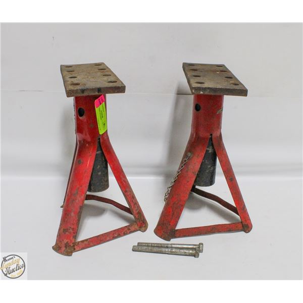 SET OF 2 AXEL STANDS