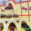 Image 14 : Hot Wheels RLC Original 16 50th Anniversary Release Display