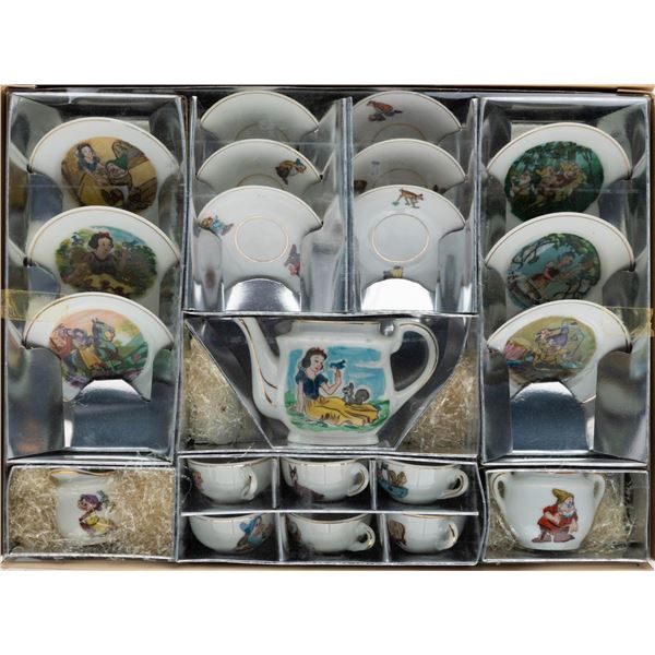 A Snow White 23-Piece China Tea Set with Box.