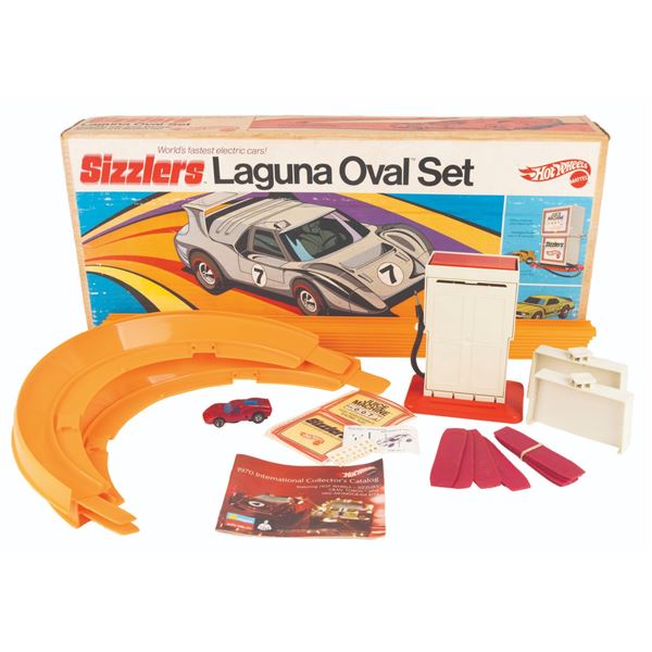 A Hot Wheels Sizzlers Laguna Oval Set.