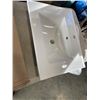 Image 2 : NEW 24" x 18" WHITE SINK