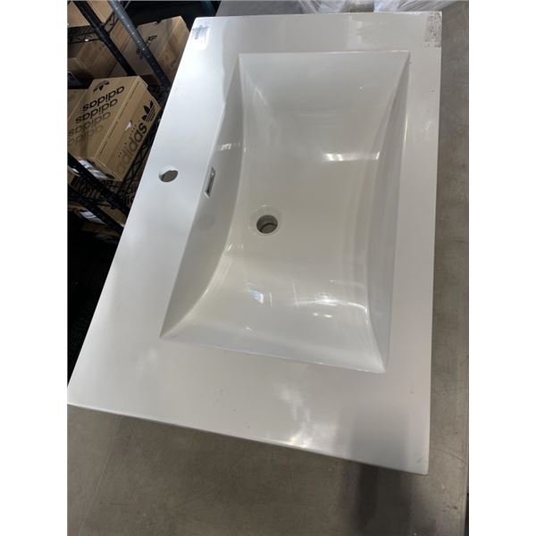 NEW 31.5" x 20" WHITE SINK